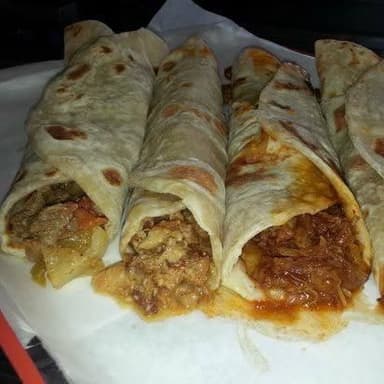 Gringa de chicharrón prensado