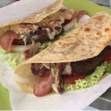 Quesa-Burger Argentina