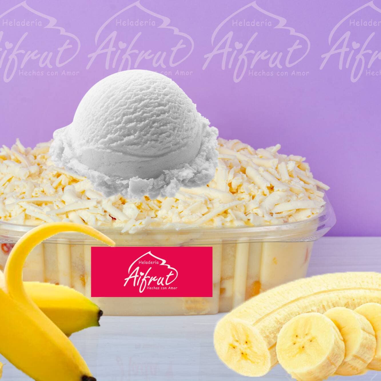 Banano con Crema y Helado