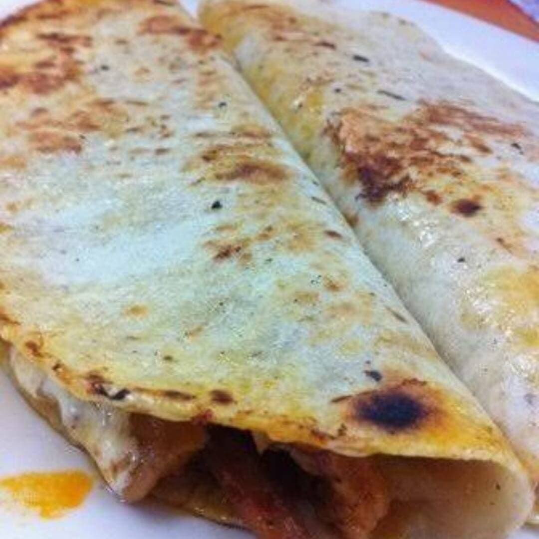 QUESADILLA DE TINGA DE POLLO