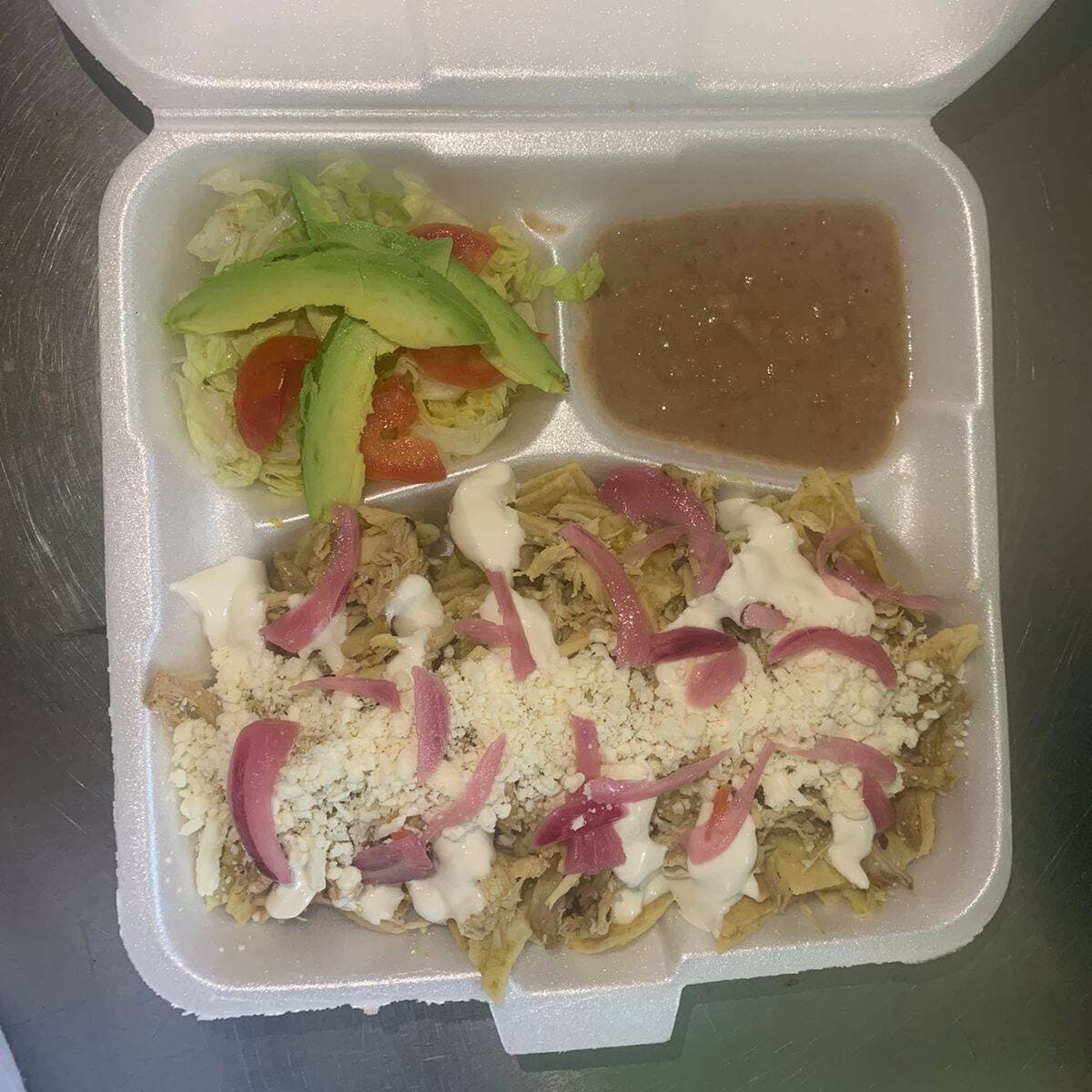 Chilaquiles con Pechuga de Pollo.