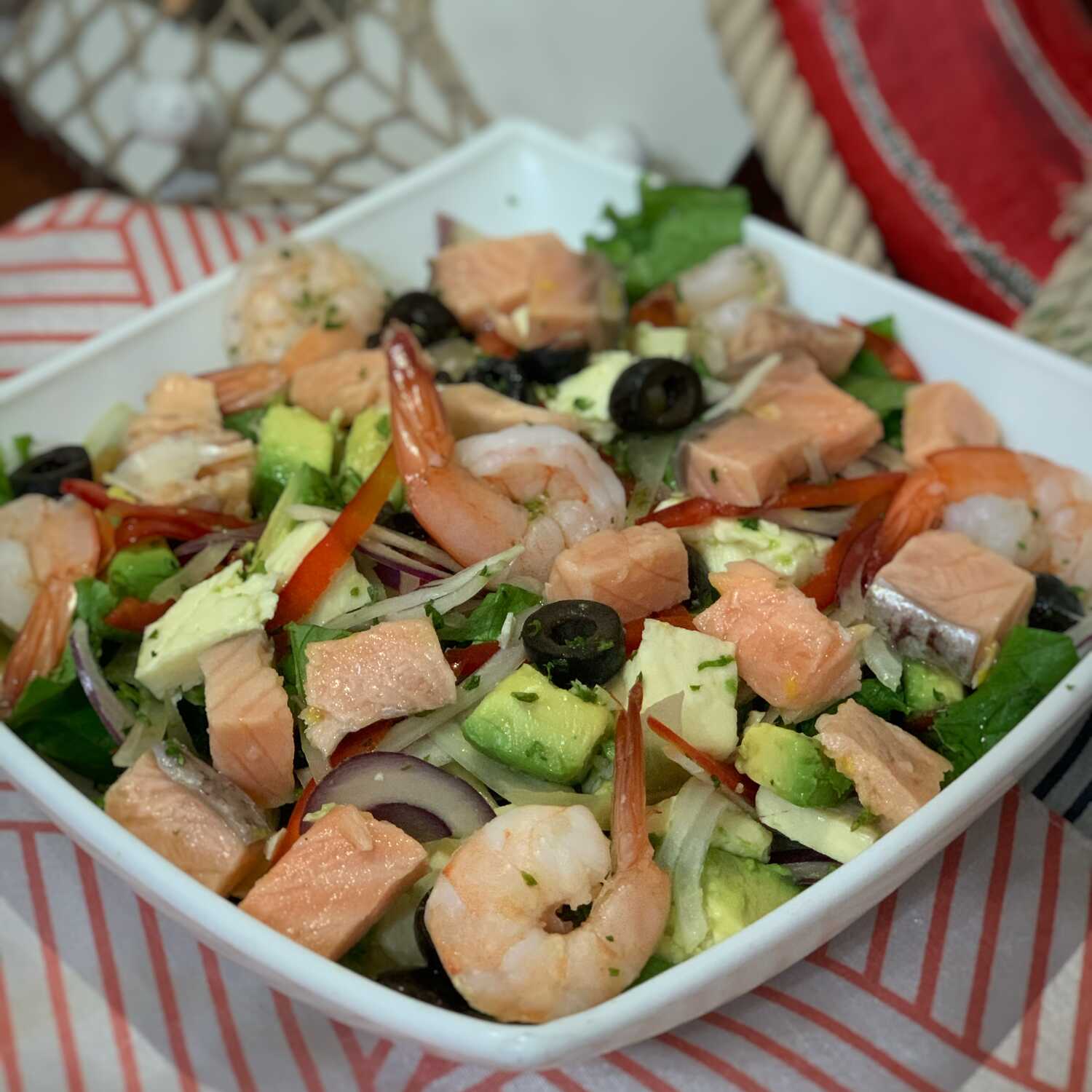 Ensalada de Salmón y Camarón