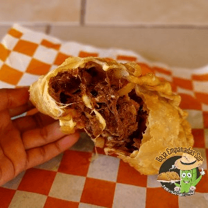 Empanada de Deshebrada de Res sin queso