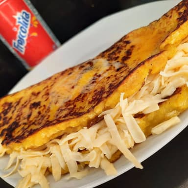 2 CACHAPAS QUESO RALLADO + 2 GASEOSA 355ML