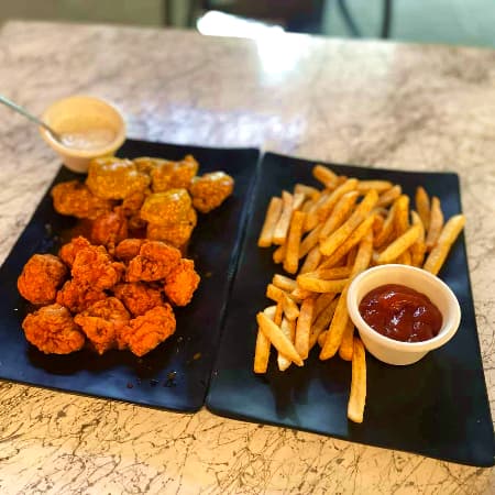 BONELESS CON PAPAS