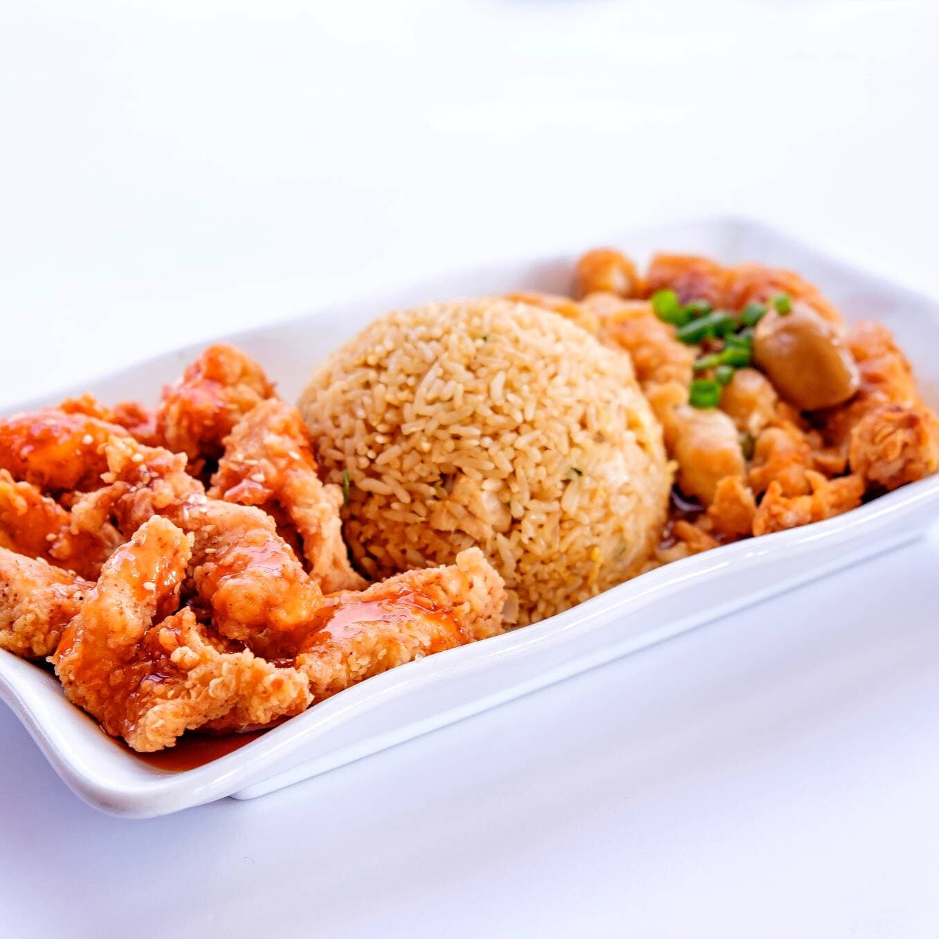C2 Pollo Tipakay, Pollo Enrollado y Chaufa