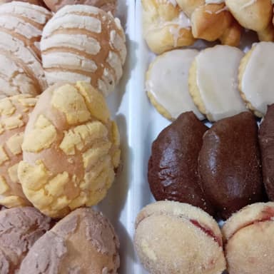 CHAROLA PAN DULCE MINI SURTIDO 20PIEZAS