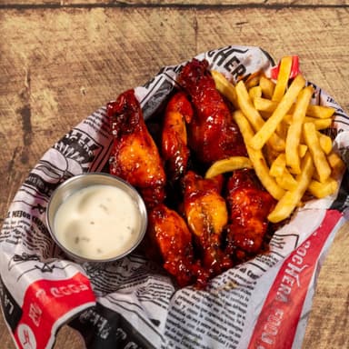 Orden de Alitas 6pzs, con papas gratis