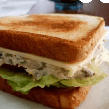 Sándwich de Pollo Desmenuzado