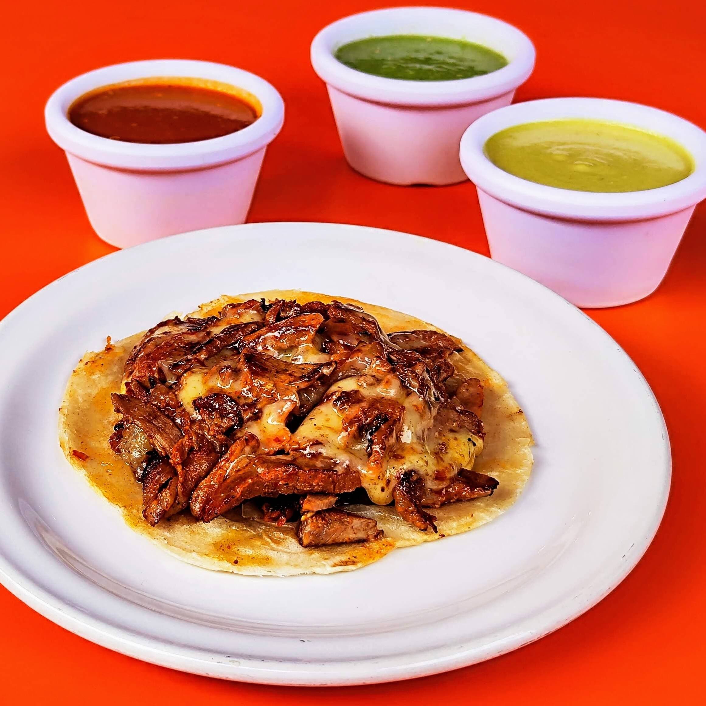 Taco de Pastor con Queso