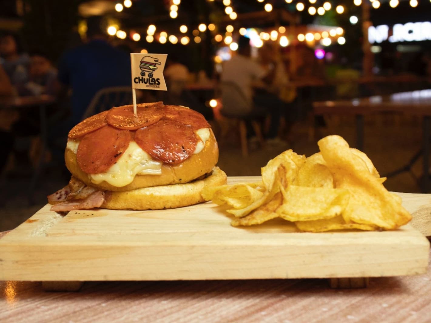 Chulas Burgers