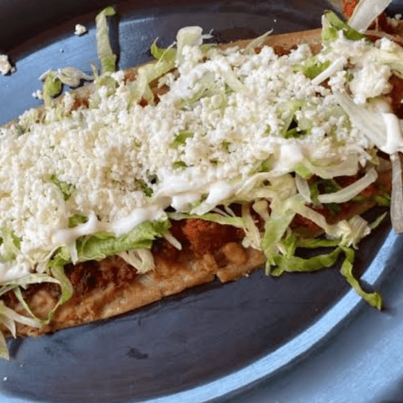Huarache de Longaniza