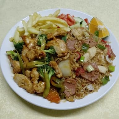Casado de Pollo con Verduras en Salsa.