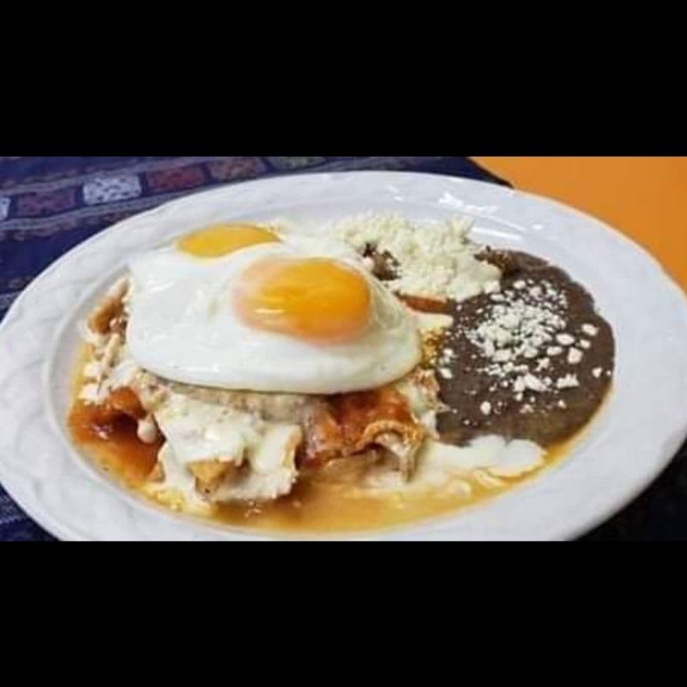 Combo Chilaquiles con huevo +Agua del Día