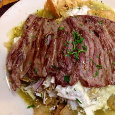 Plato de Chilaquiles Verdes