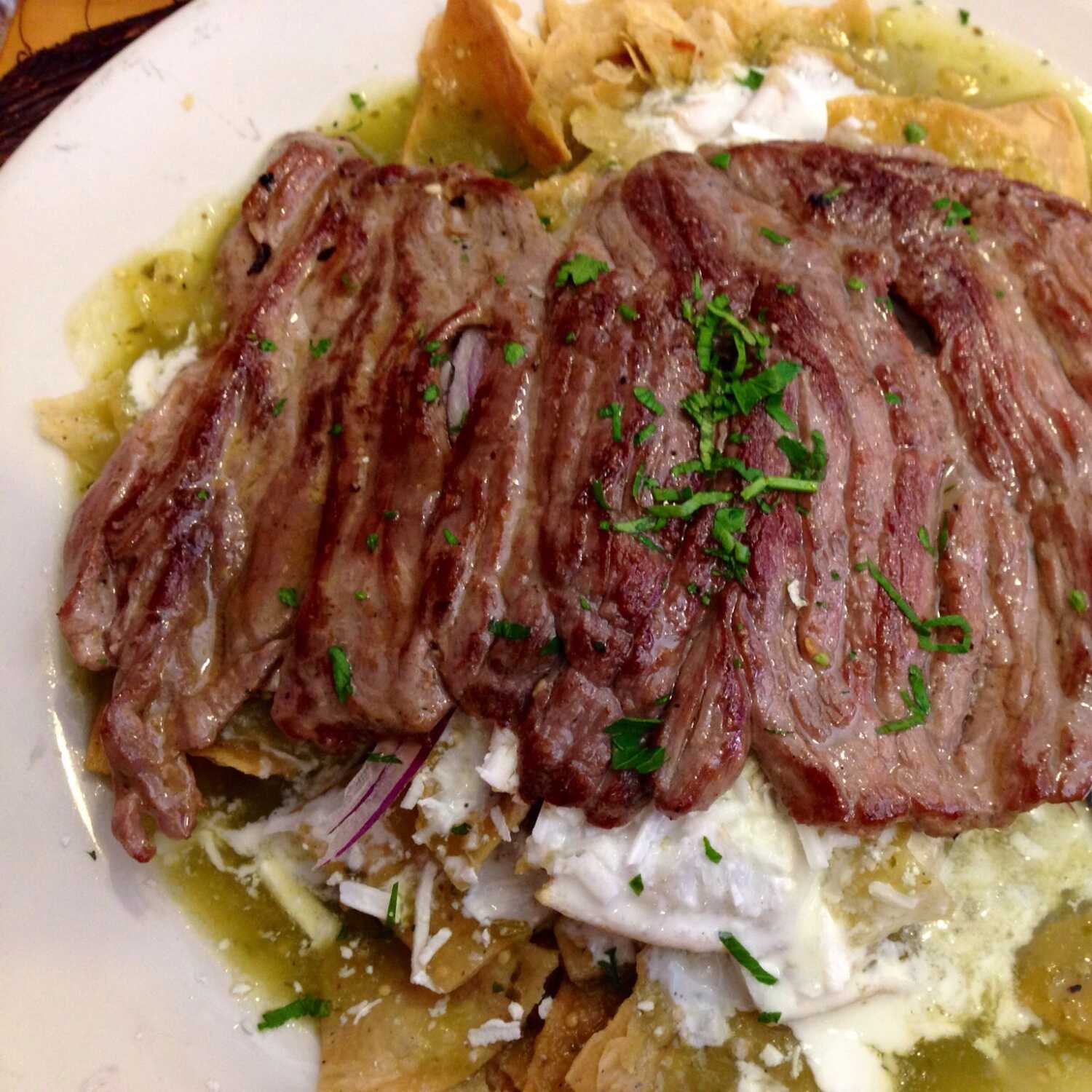 Plato de Chilaquiles Verdes