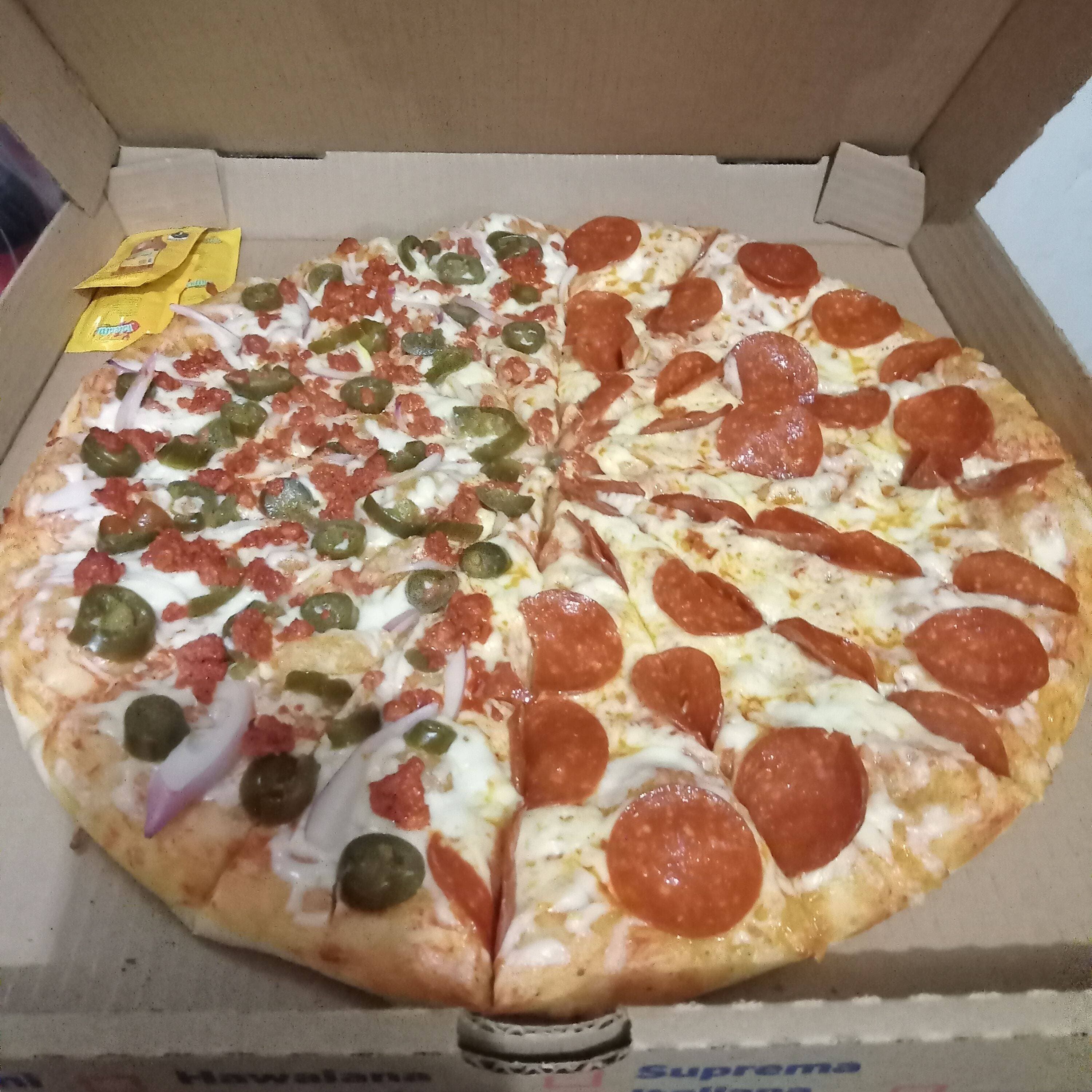 Pizza Pepperoni, Mexicana Mediana