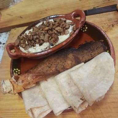 Queso Fundido con Bisteck