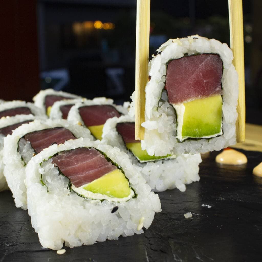 Maguro Roll.