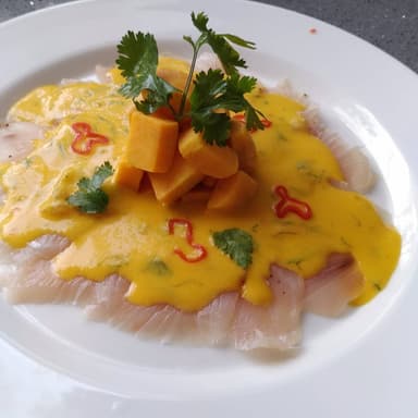 Tiradito a la Crema de Ají Amarillo