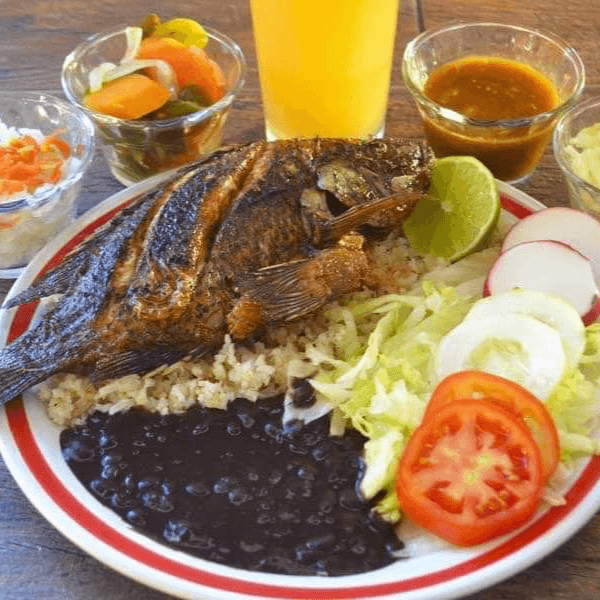 Combo Mojarra frita + Refresco