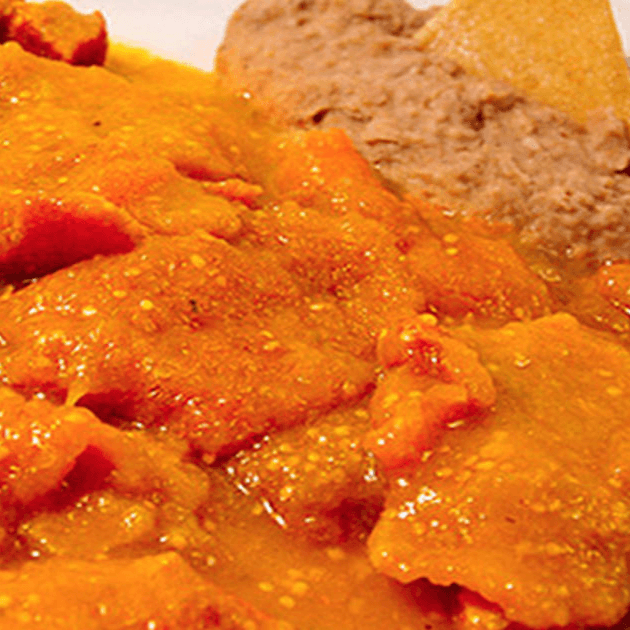 Chicharron en salsa roja