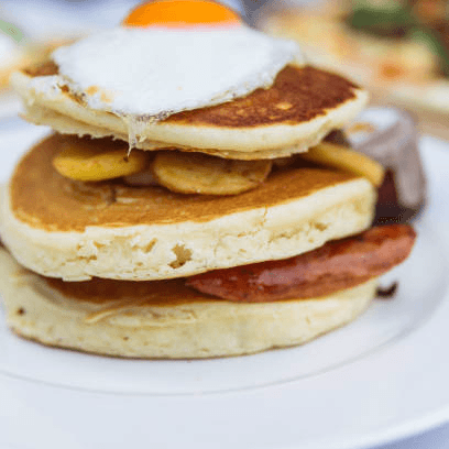 Hot Cakes con Huevo