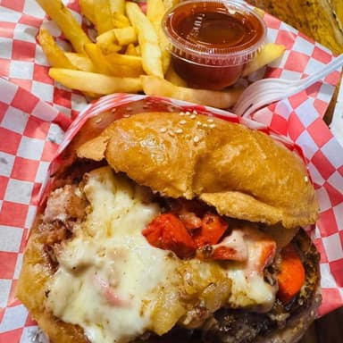 HAMBURGUESA SENCILLA CON PAPAS