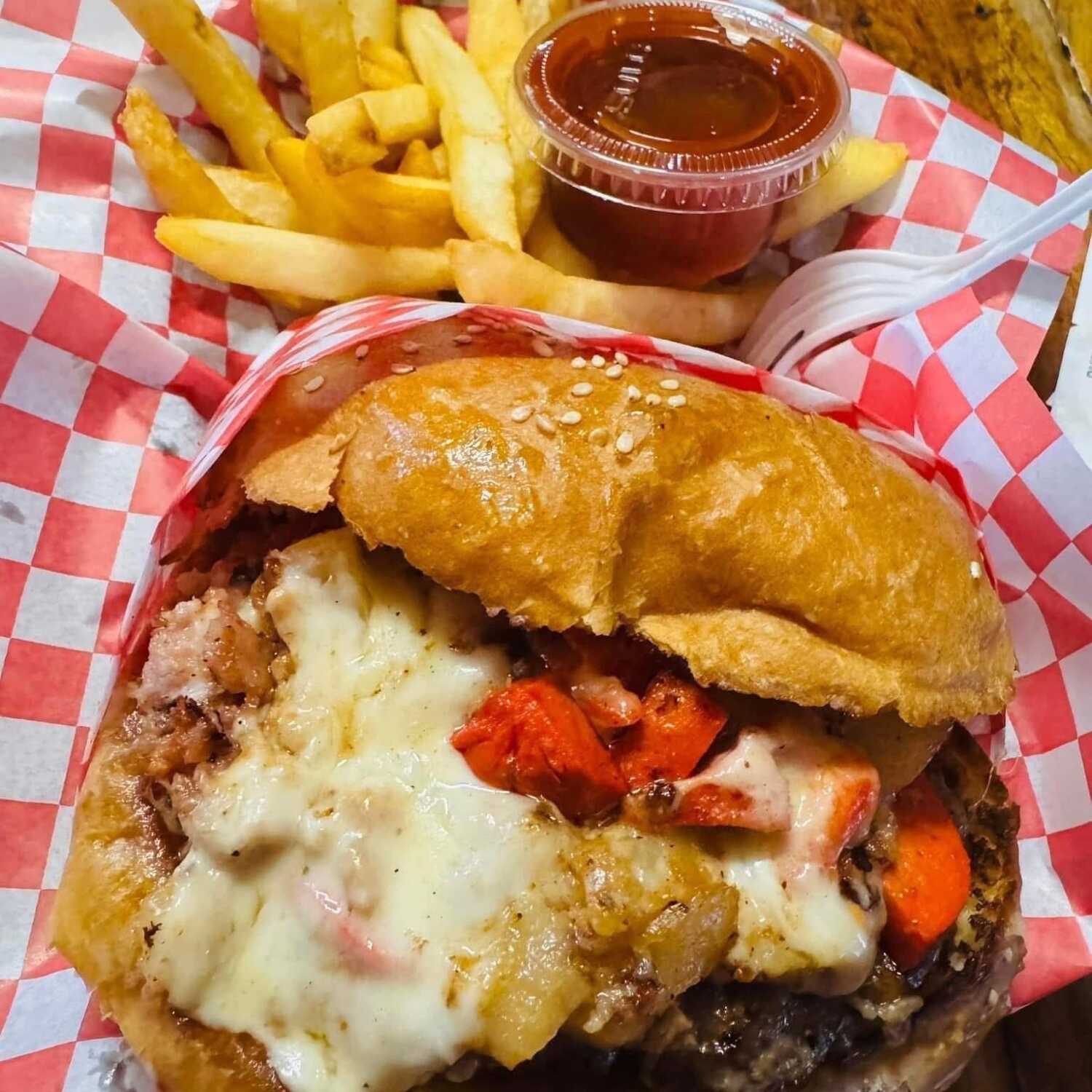 HAMBURGUESA SENCILLA CON PAPAS