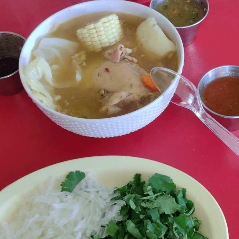 Caldo de Pollo