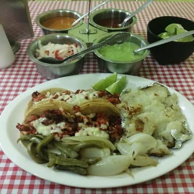 COMBO TACOS CAMPECHANOS (4) + ALAMBRE CAMPECHANO
