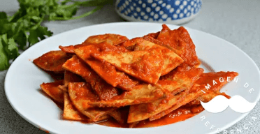 Chilaquiles Rojos Con Asada