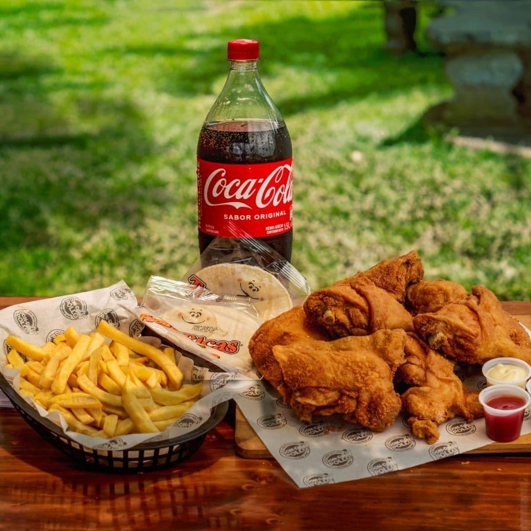 Combo 7 (8 Piezas de pollo + papas + refresco1.5)