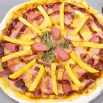 Salchichorigolf Pizza