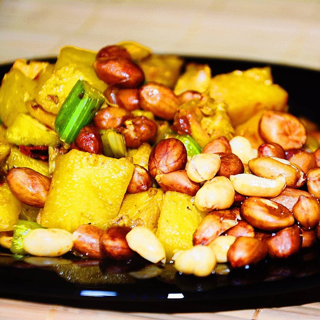 POLLO CON CACAHUATE