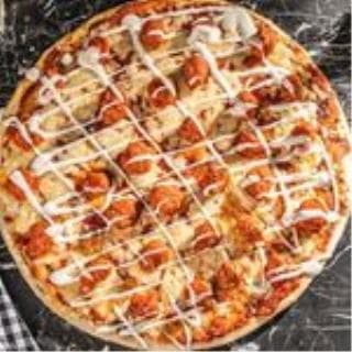Pizza Boneless, salsa buffalo y ranch