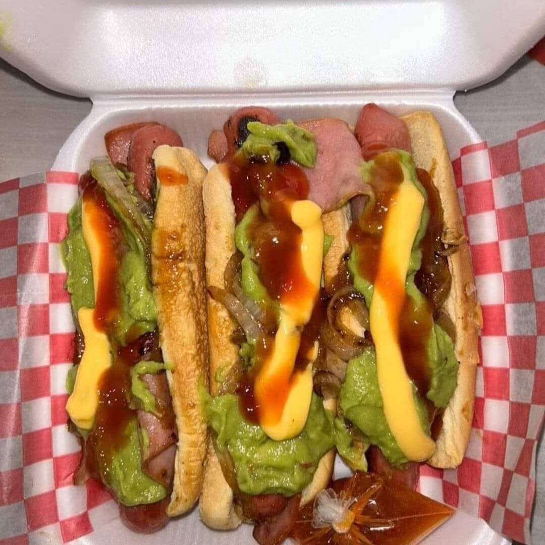 Dogos con Guacamole