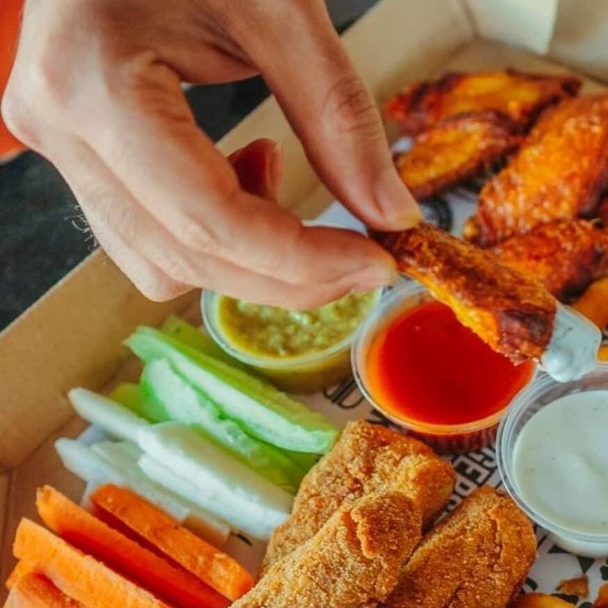 Box 40 Alitas