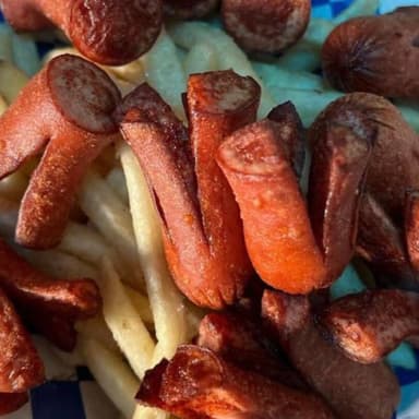 SALCHIPAPAS