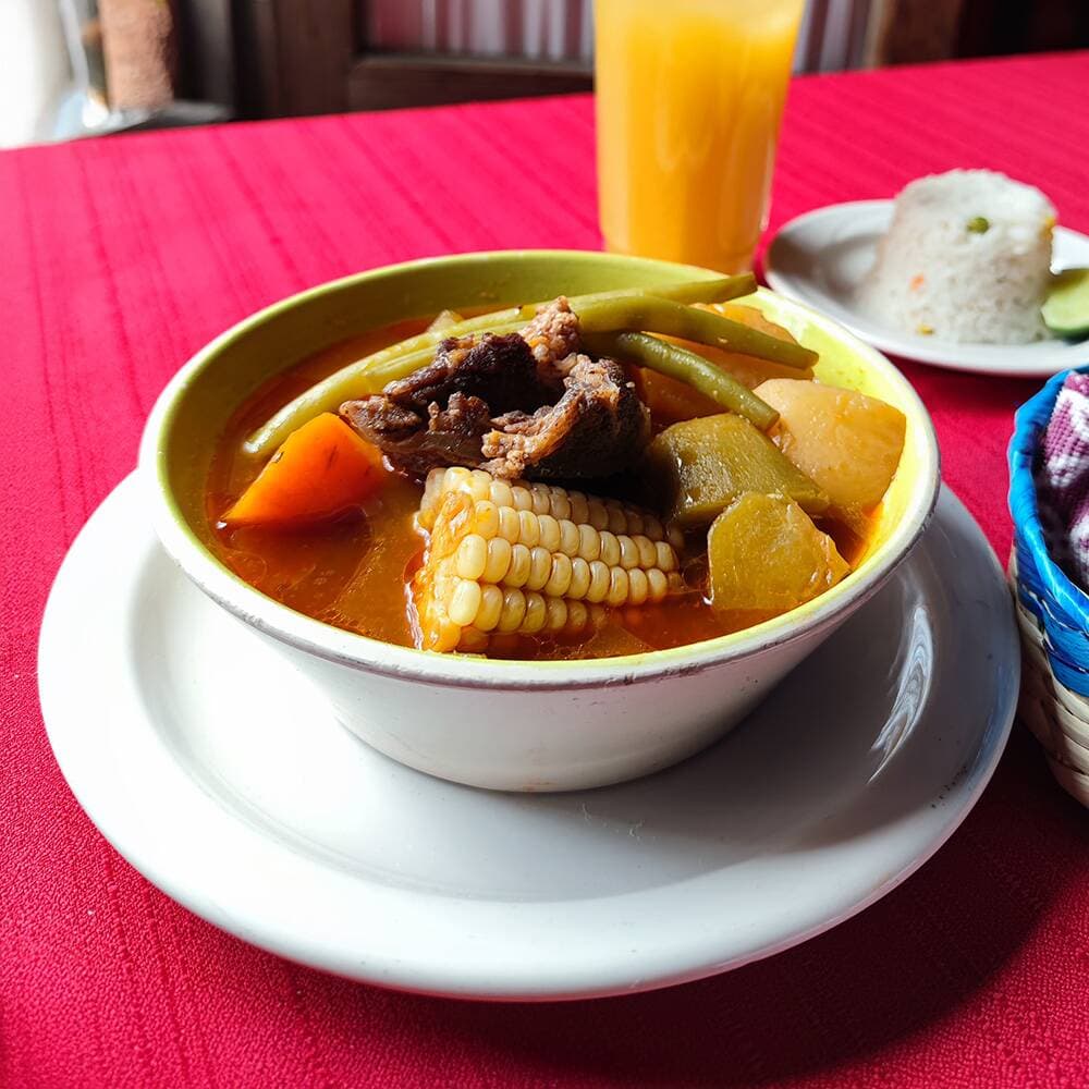 Cocido de Res (Caldo de Res)