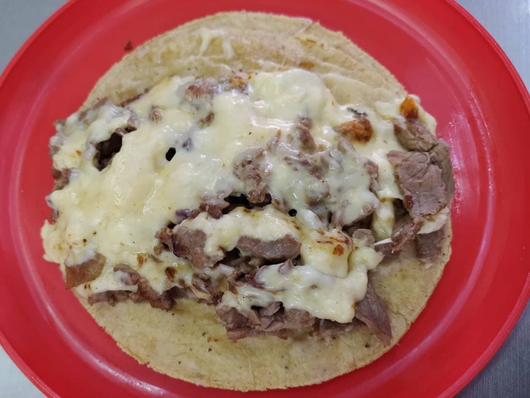 Taco de Bistec con Queso