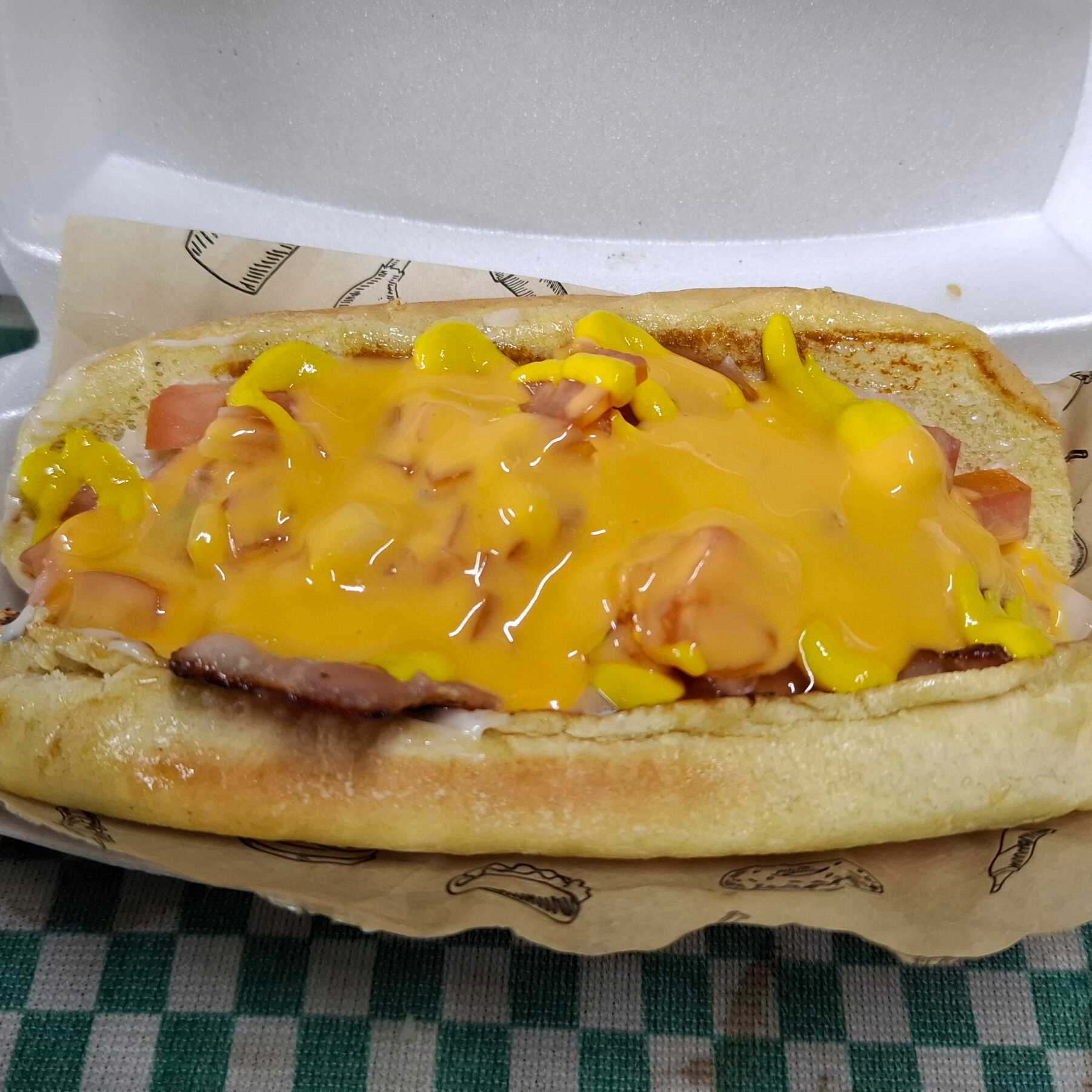Combo hot dog especial.