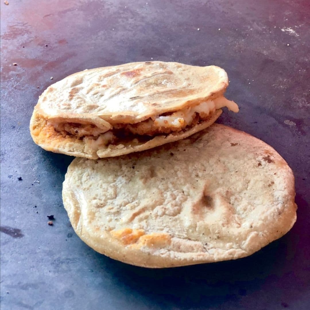 Gordita de Cacahuate con Queso