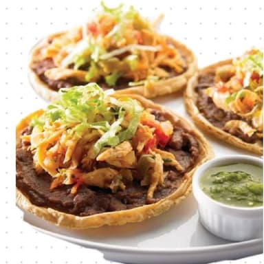 Sope de pollo (1 pza).