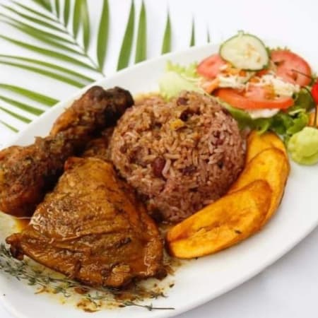 Rice and Beans con Pollo (2 Piezas De Pollo)