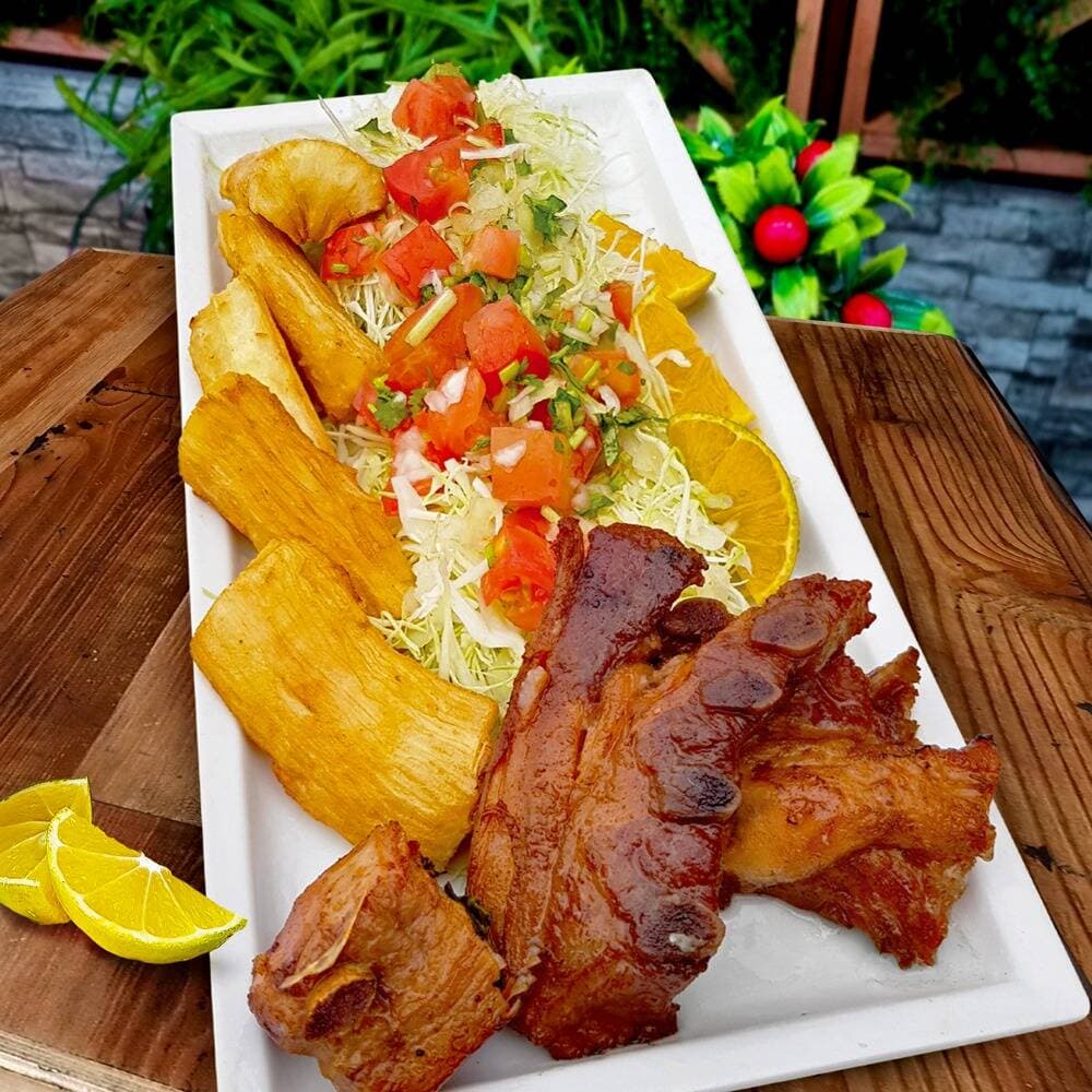 Vigorón + Costilla + Acompañamientos