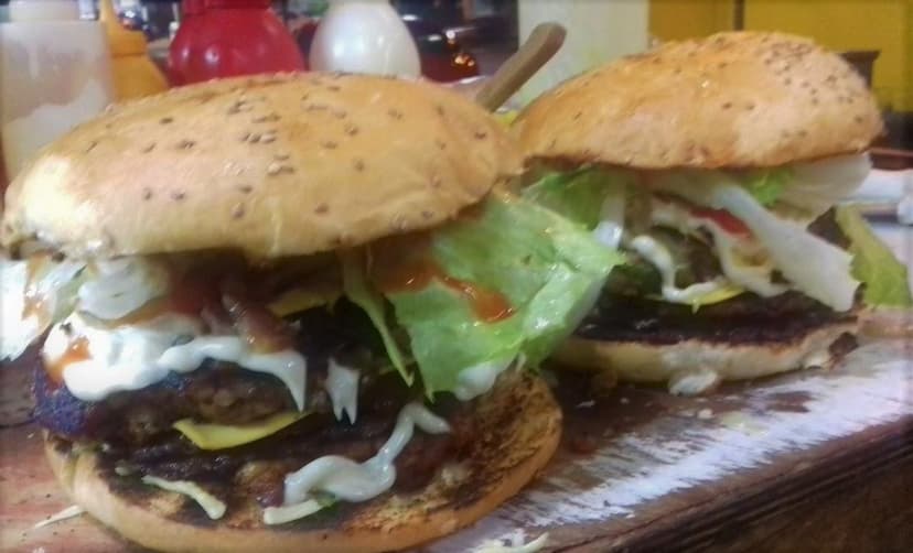 Hamburguesas al Carbón Mac Noe Burguer