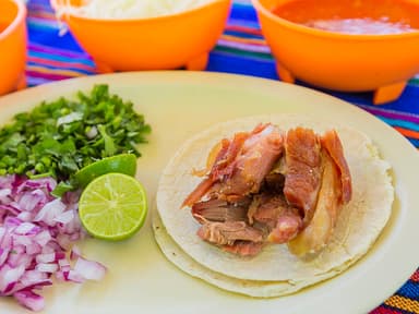 8 TACOS BLANDITOS CON CARNE