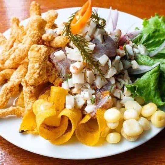 Ceviche de Pota más Chicharron