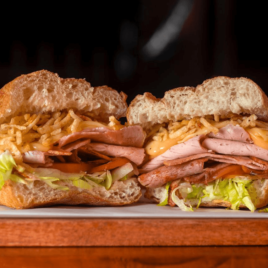 Sándwich Clásico Lomito Ahumado con Queso Junior